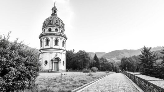 Schöne Stadtkirche Altstadt, historische Kirche, schöne Architektur, Naturkulisse, Altstadt.